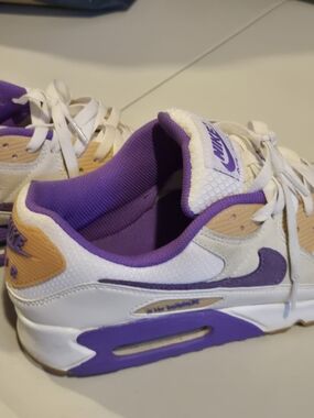 Nike Men's White Purple Yellow Athletic Sneakers